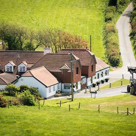The Chequers Inn Rookley Dış mekan fotoğraf